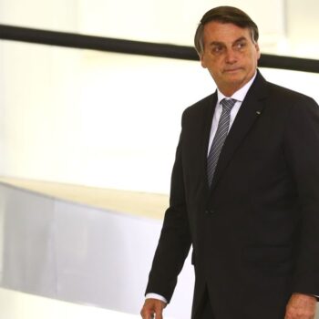 Bolsonaro vai discursar no “local exato” onde levou facada em 2018 