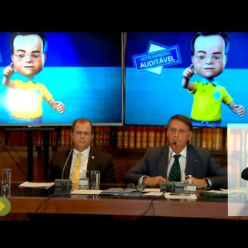 Senadores classificam live de Bolsonaro sobre urna eletrônica como ataque à democracia