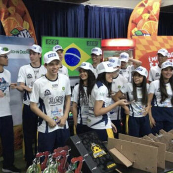 Robô construído por alunos do Sesi Goiás vence torneio mundial