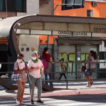 São Paulo libera obrigatoriedade de máscara para ambientes fechados 