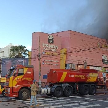 Incêndio atinge shopping no Centro de Goiânia 