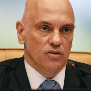 Bolsonaro prepara denúncias contra Alexandre de Moraes em cortes internacionais 