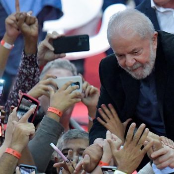 Lula tem 52% dos votos válidos e venceria no 1° turno, mostra agregador de pesquisas 