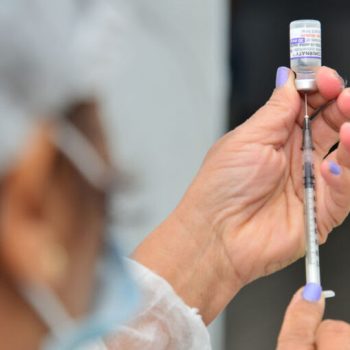 Vacinação contra covid em Aparecida: 36 postos seguem aplicando o imunizante 